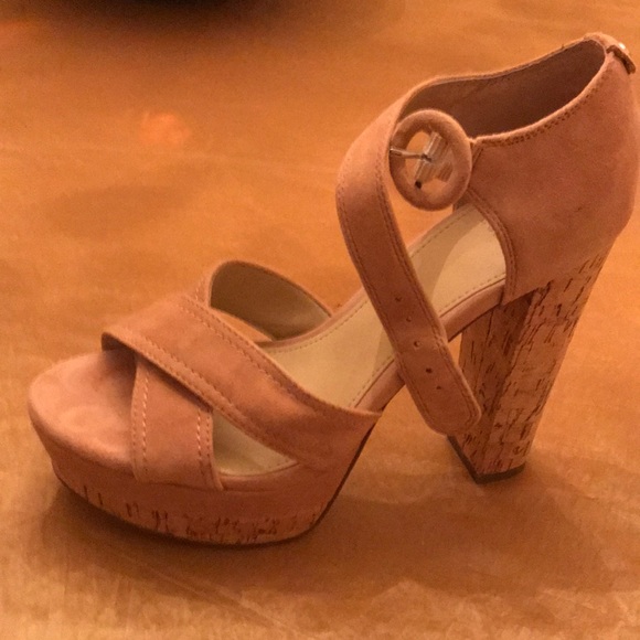 Shoes - Picture 4 of 4